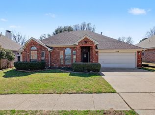 6804 Greenleaf Dr, North Richland Hills, TX 76182