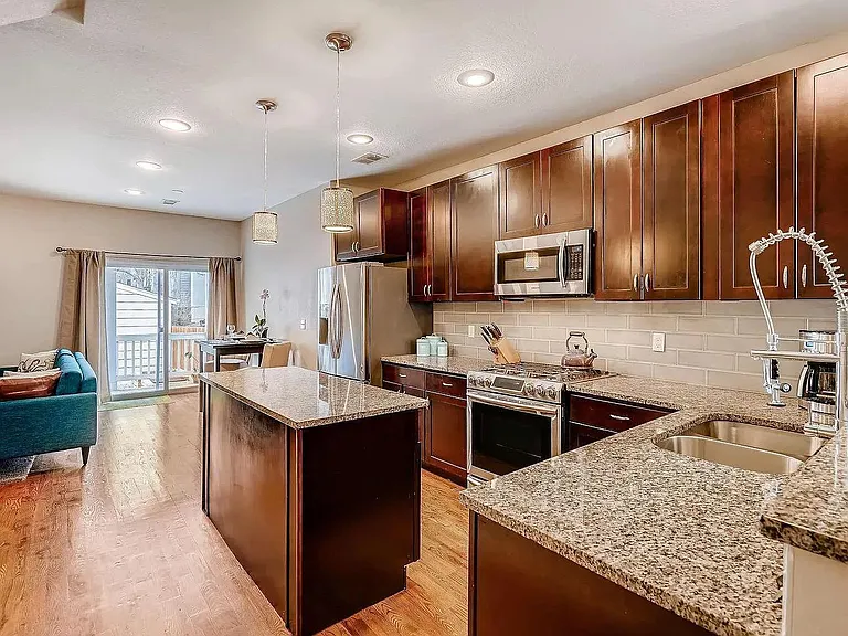 2429 N Clarkson St — Photo 5