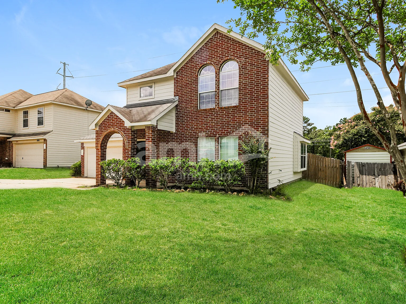 3 bed, 2.5 bath, 1498 sqft, $1,730 — Photo 2
