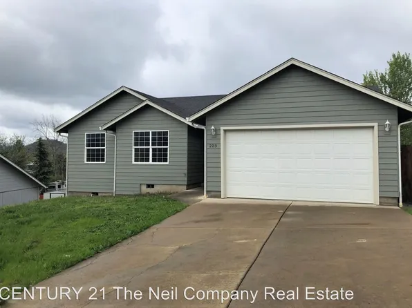 223 Armande Loop, Roseburg, OR 97471