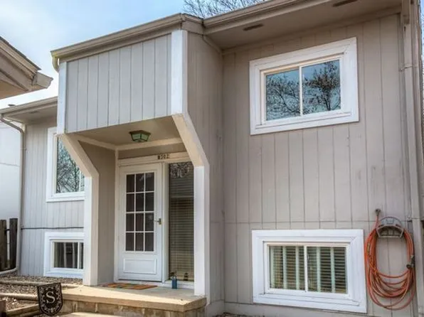 8302 Twana Dr, Urbandale, IA 50322