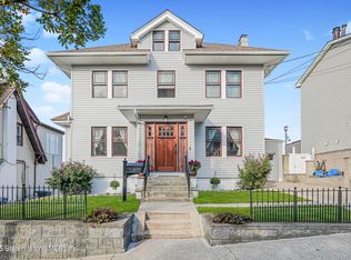 11 Bayview Pl, Staten Island, NY 10304