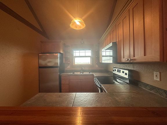 3rd image of 4645 NE Elliott Cir