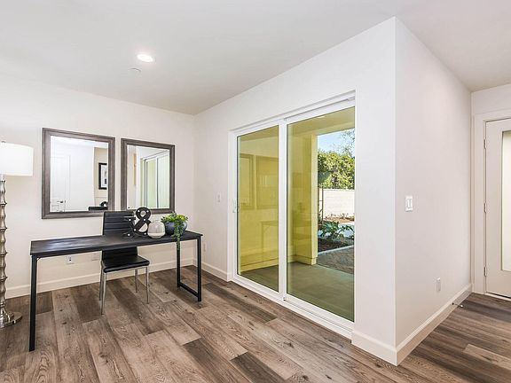 3rd image of 1525 S Euclid St #106