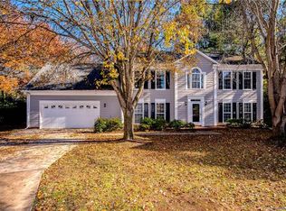 9902 Leaf Arbor Ln, Charlotte, NC 28277