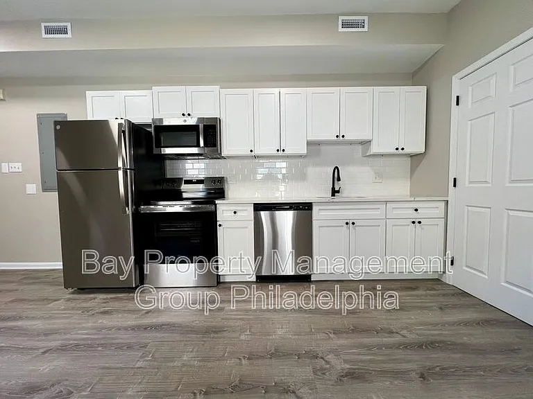 1844 Master St #3 — Photo 8