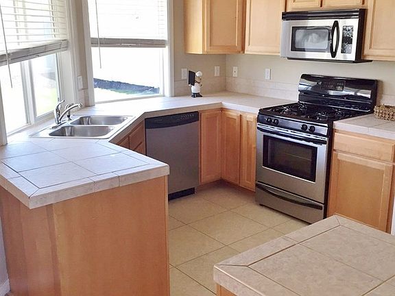 4th image of 1120 Royalty Ave