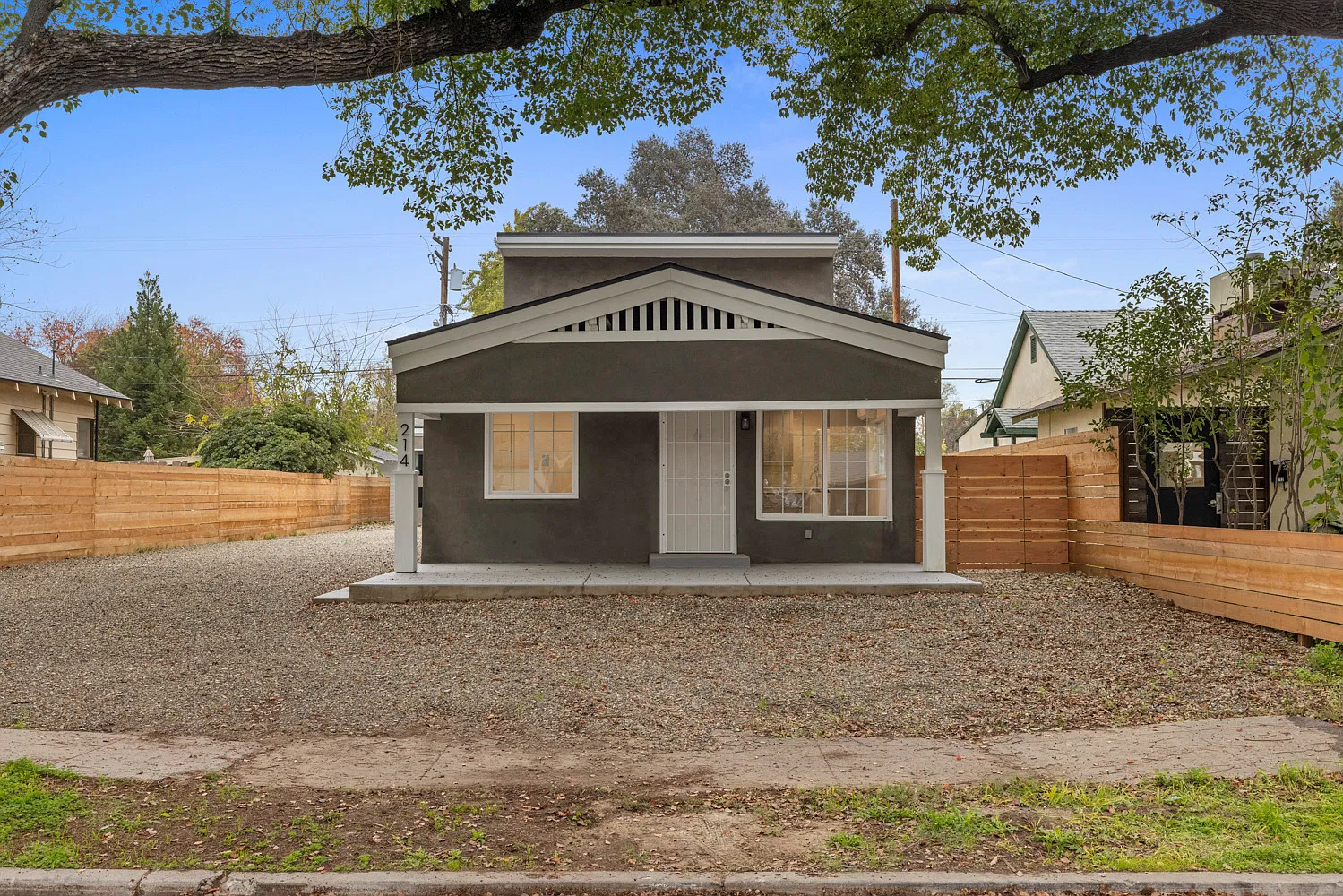 2 bed, 650 sqft, $2,000 — Photo 2