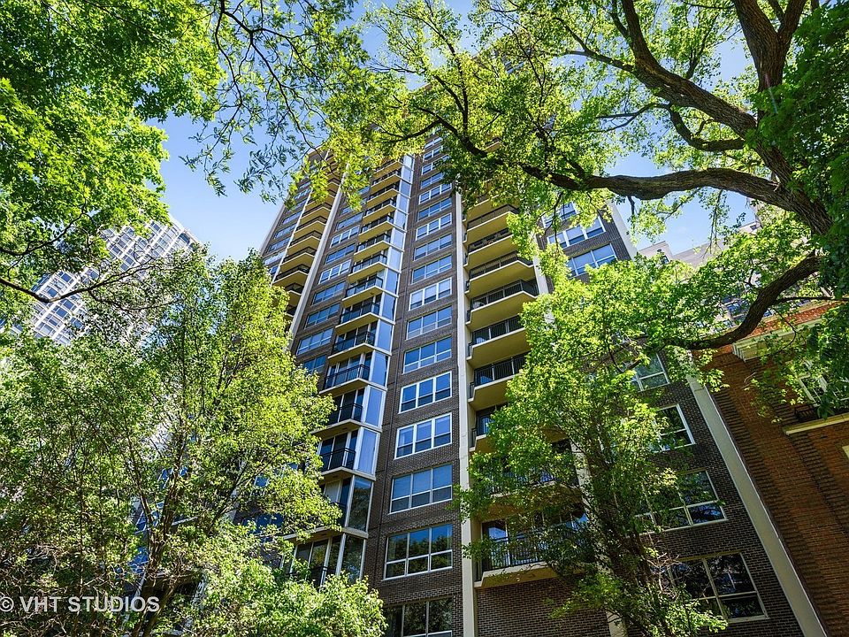 1st image of 1515 N Astor St APT 8A