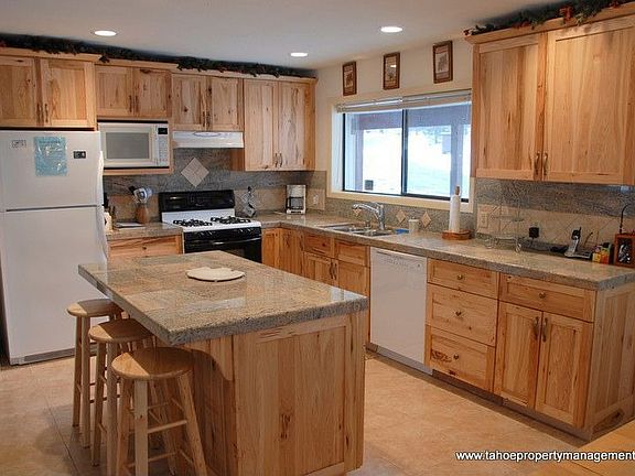 3rd image of 1555 Plateau Cir