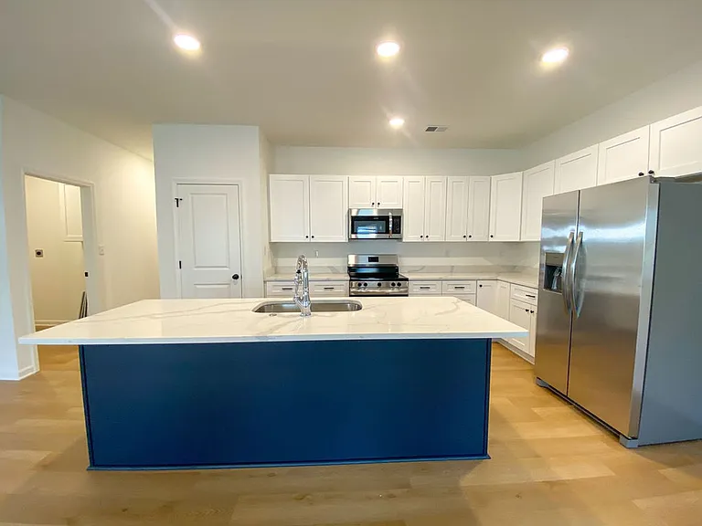 33 Oak Ave — Photo 6