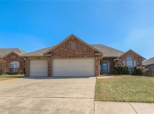 524 Allison Ln, Moore, OK 73160