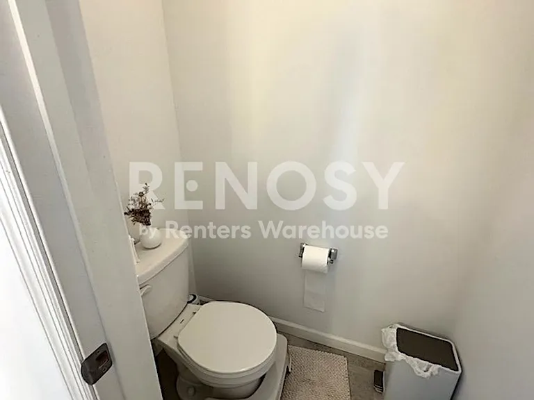 7216 Walnut Grove Ln N — Photo 21