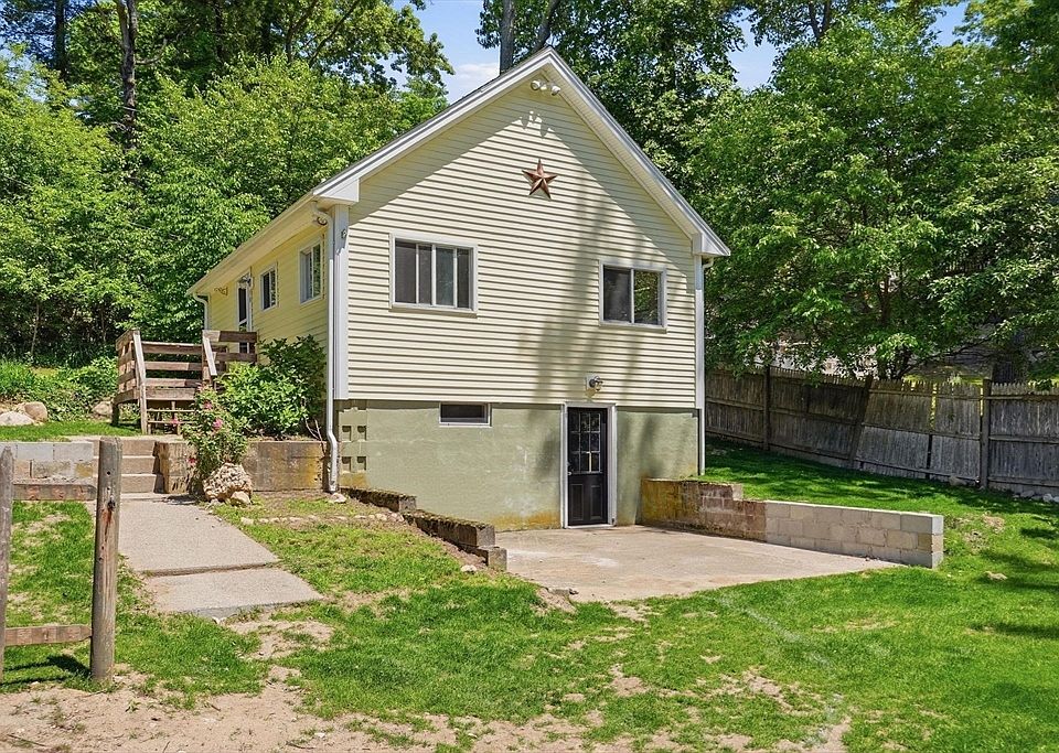 1st image of 10 Fir Rd