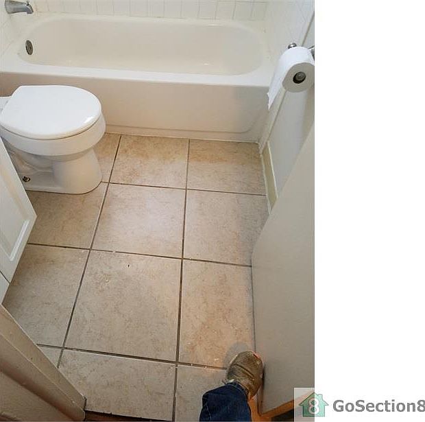2nd image of 1131 Rosemary St