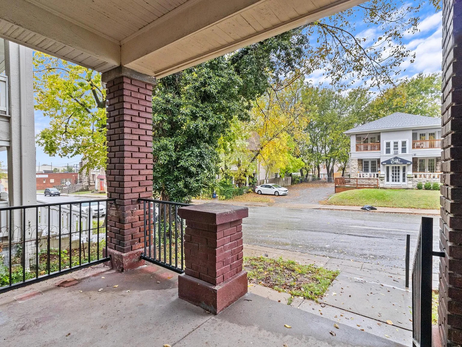 2 bed, 1161 sqft, $1,500 — Photo 2