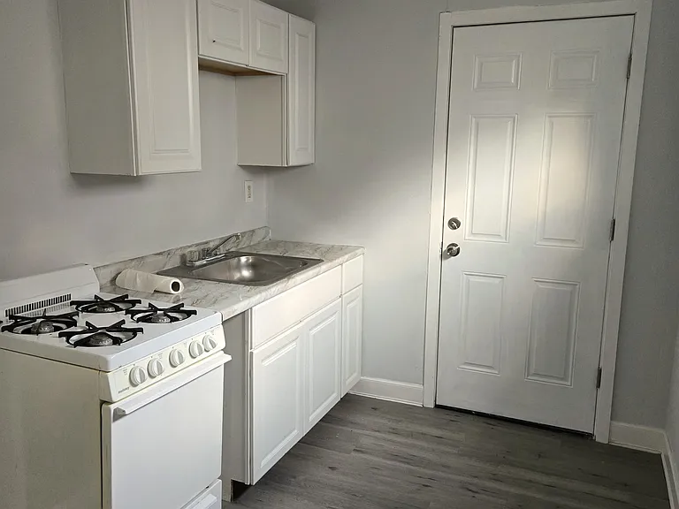 3893 W 23rd St #1 — Photo 3