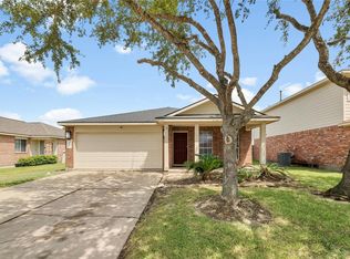 10515 Evergreen St, Baytown, TX 77523