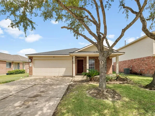 10515 Evergreen St, Baytown, TX 77523