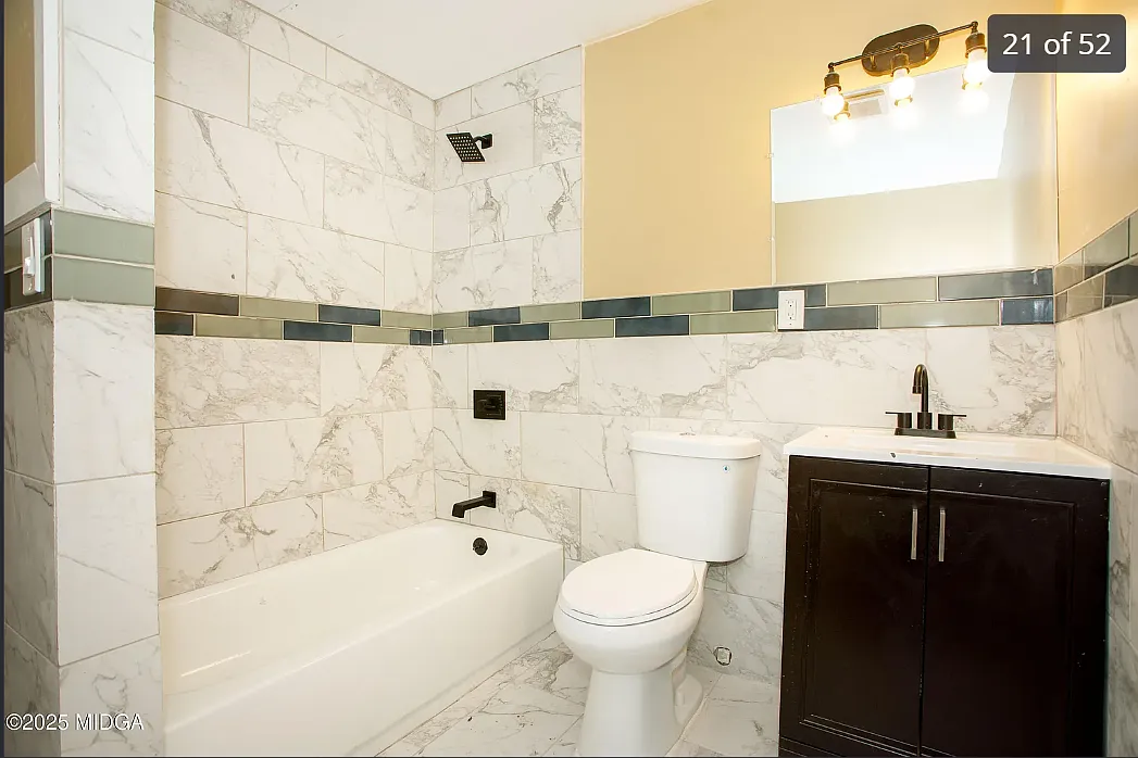 3 bed, 950 sqft, $995 — Photo 2