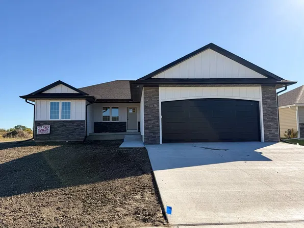 2315 Fairway Dr, Crete, NE 68333