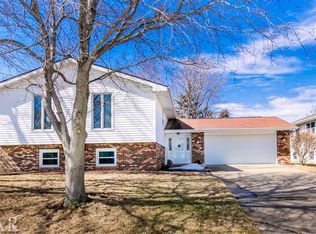 1306 Nicki Dr, Bloomington, IL