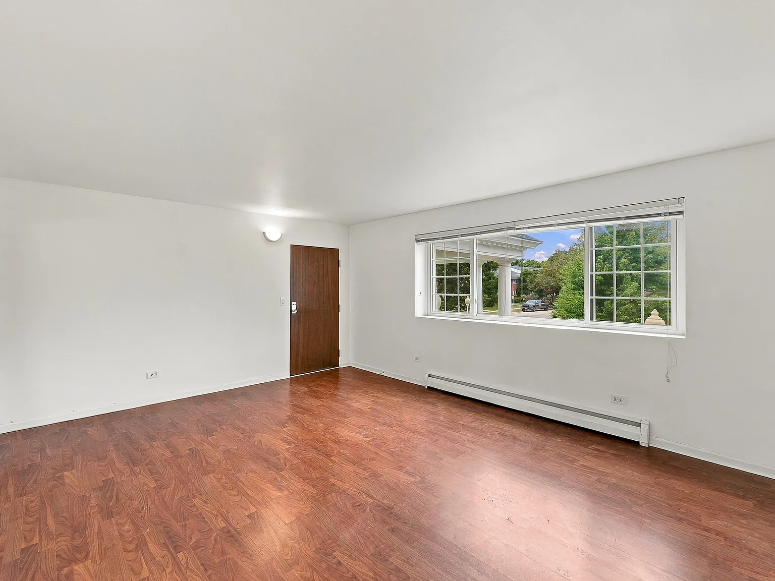 3 bed, 1200 sqft, $2,250 — Photo 4