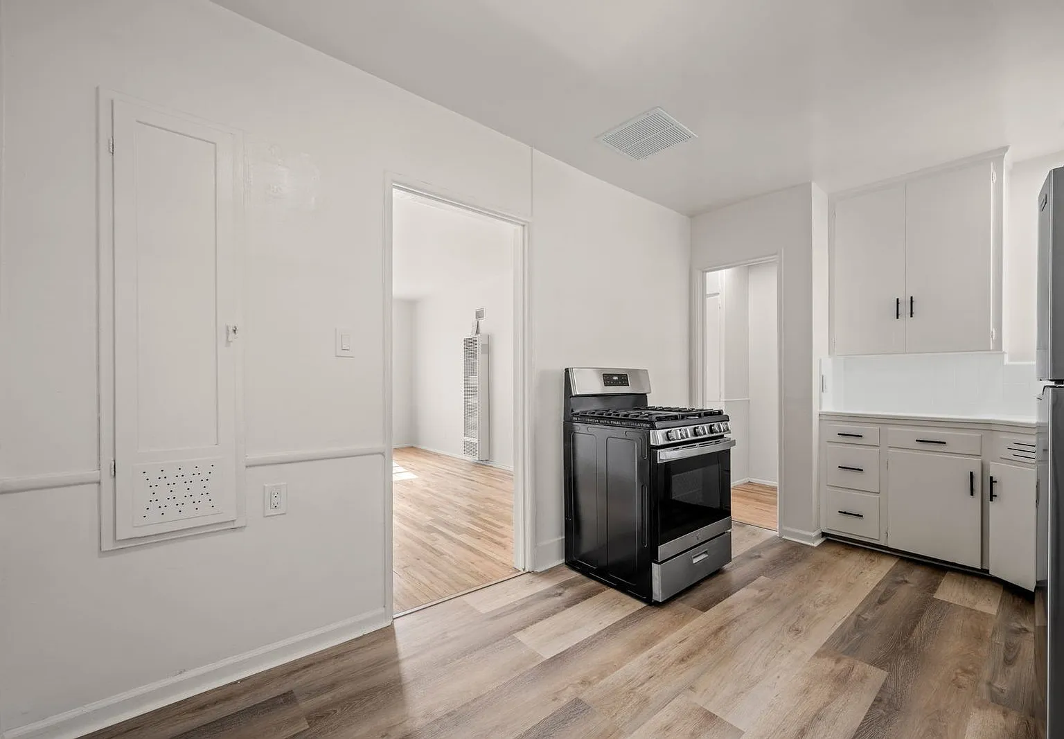 1 bed, 1.0 bath, 625 sqft, $1,472 — Photo 3