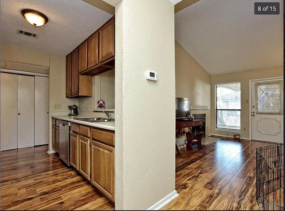 2 bed, 1.0 bath, 715 sqft, $1,550 — Photo 3