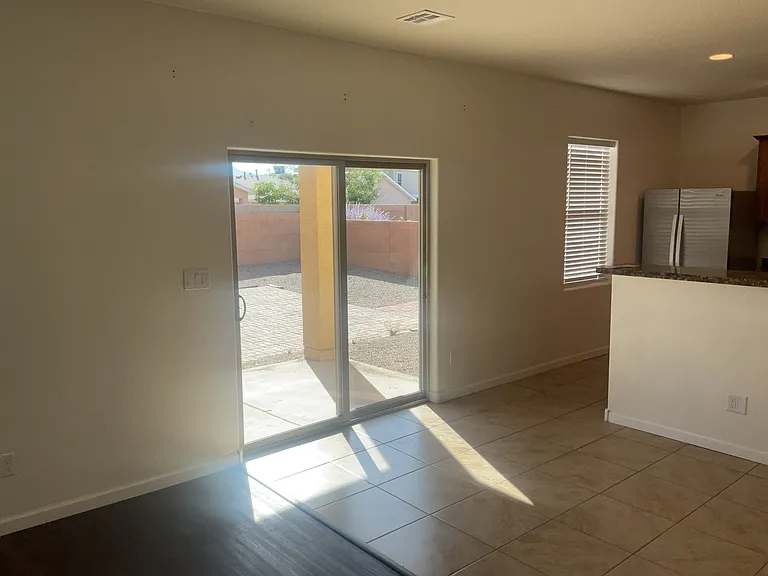 1734 Lark Dr NE — Photo 4