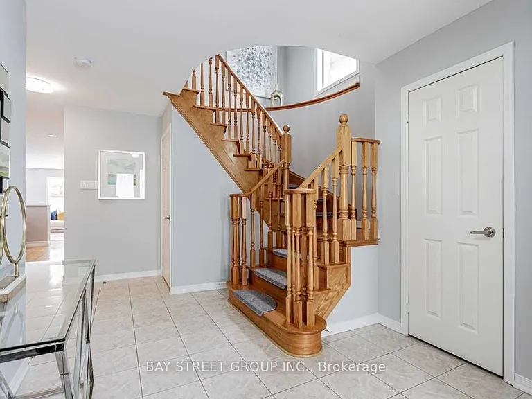 30 Delattaye Ave — Photo 2