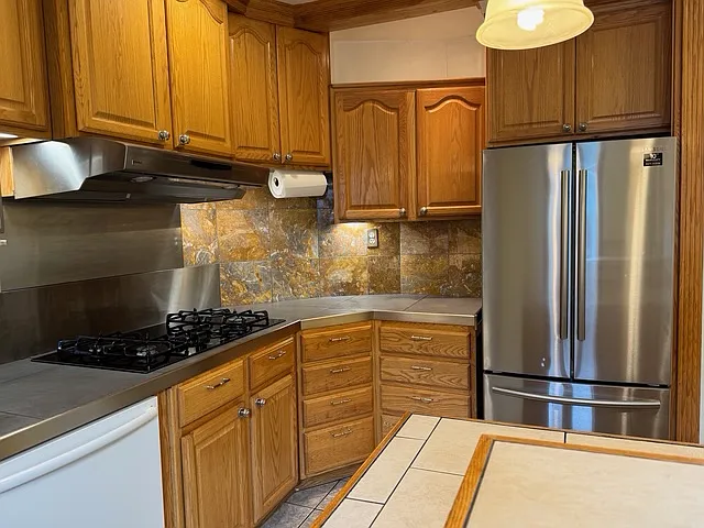 129 S Maple St — Photo 15