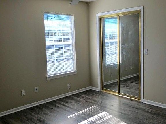 2nd image of 105 NE Sunshine St APT A
