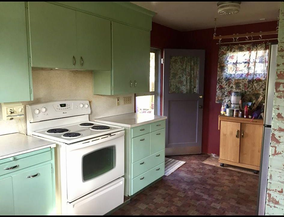 2nd image of 7905 N Washburne Ave