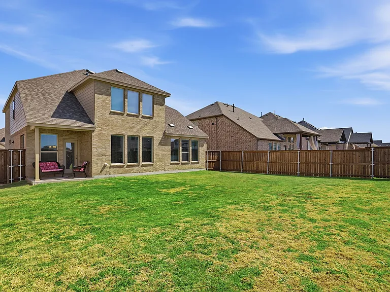 5613 Breezy Dr — Photo 14