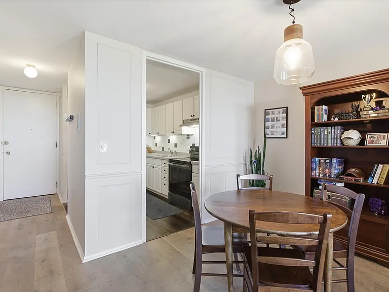 1660 N Lasalle St #707 — Photo 9