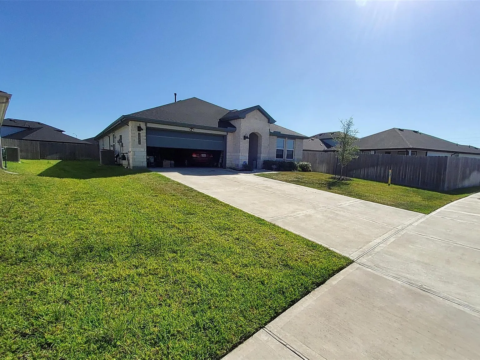 4 bed, 2097 sqft, $2,475 — Photo 1