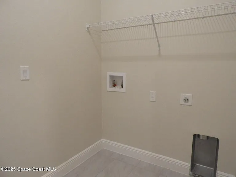 8555 Henry Ave — Photo 23