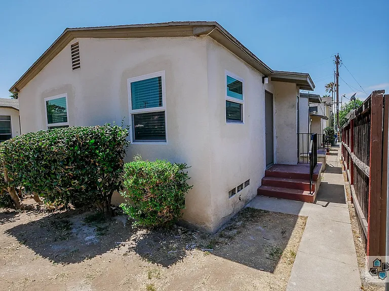 3430-3440 Del Rey St — Photo 20
