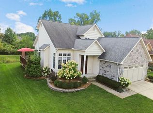 621 Creekside Ct, Chelsea, MI 48118