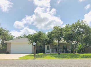 921 Redwood Ave, Rockport, TX 78382
