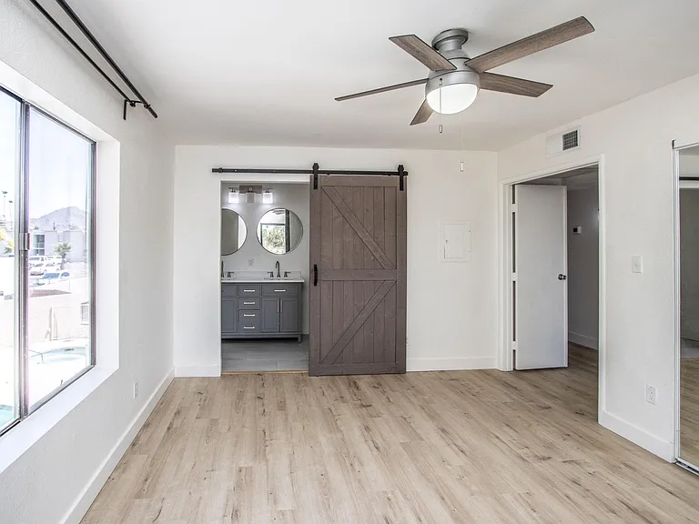 3102 E Clarendon Ave #207 — Photo 20