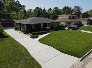 5325 Westmore Dr, Racine, WI 53406