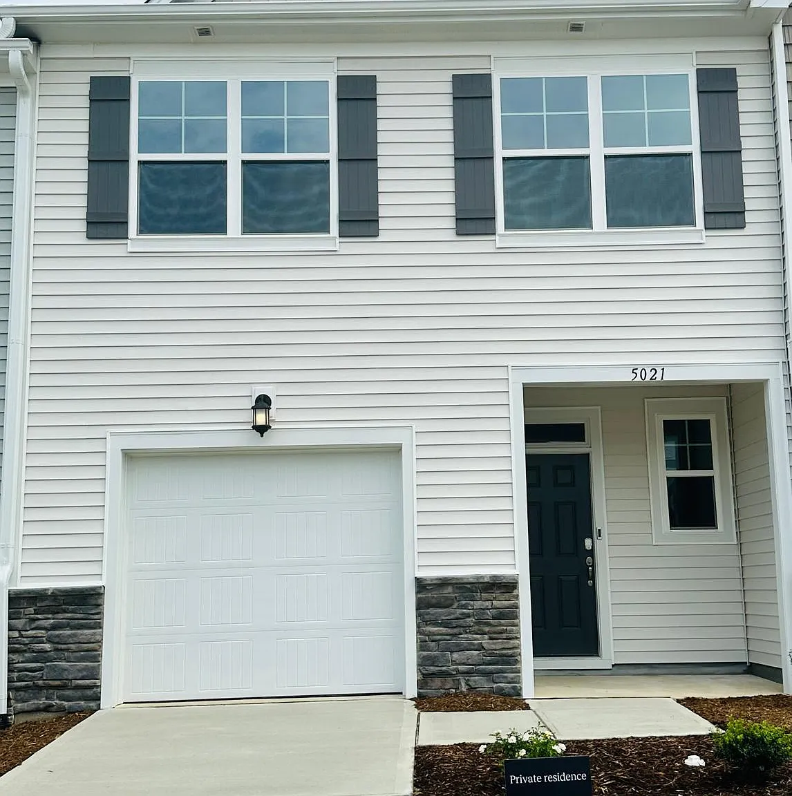 3 bed, 2.5 bath, 1790 sqft, $1,895 — Photo 1