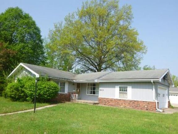 2nd image of 2825 N Millbrook Dr