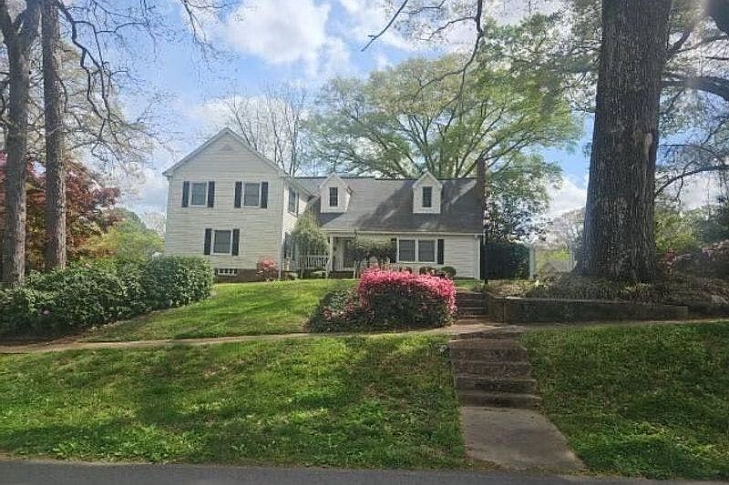 1st image of 255 Head Ave