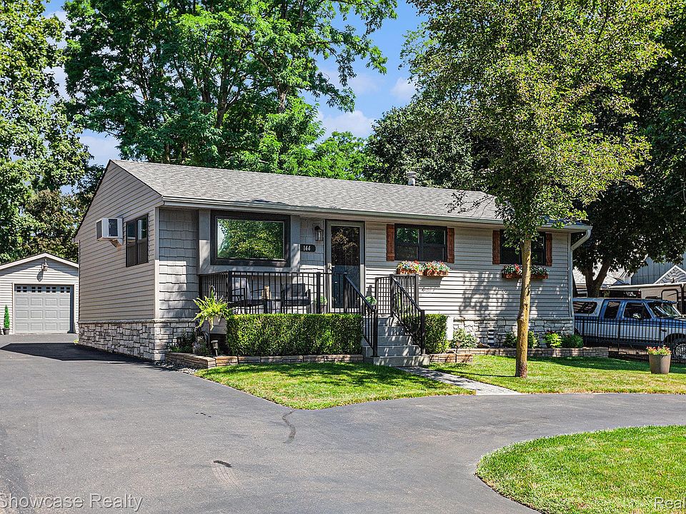 1st image of 144 Bobolink Ave