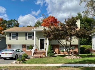 67 Roosevelt St, Roseland, NJ 07068
