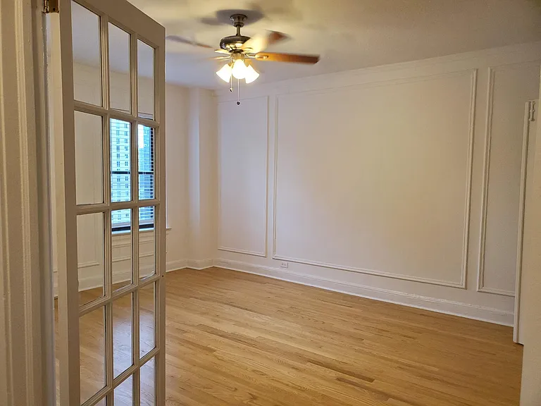 40 East Oak Street — Photo 8