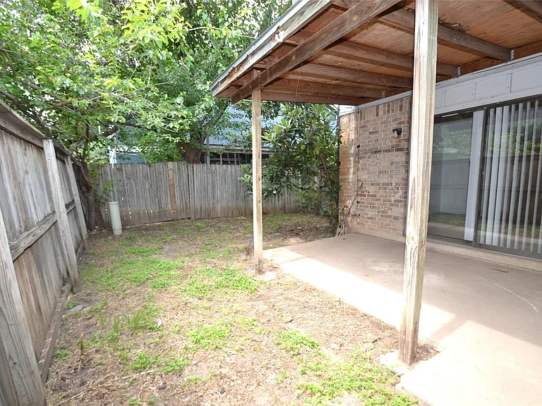 1202 Southport Dr #D — Photo 9
